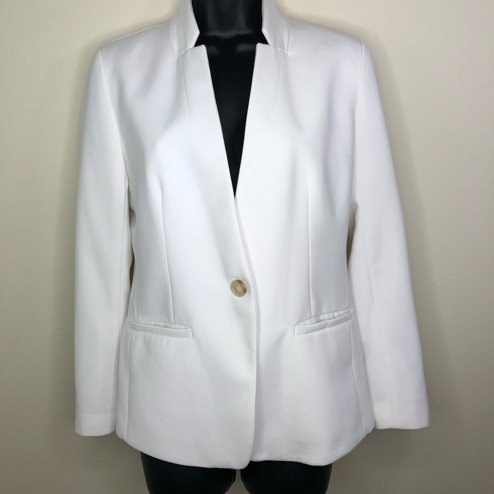 Ann Taylor LOFT- White Blazer -6P